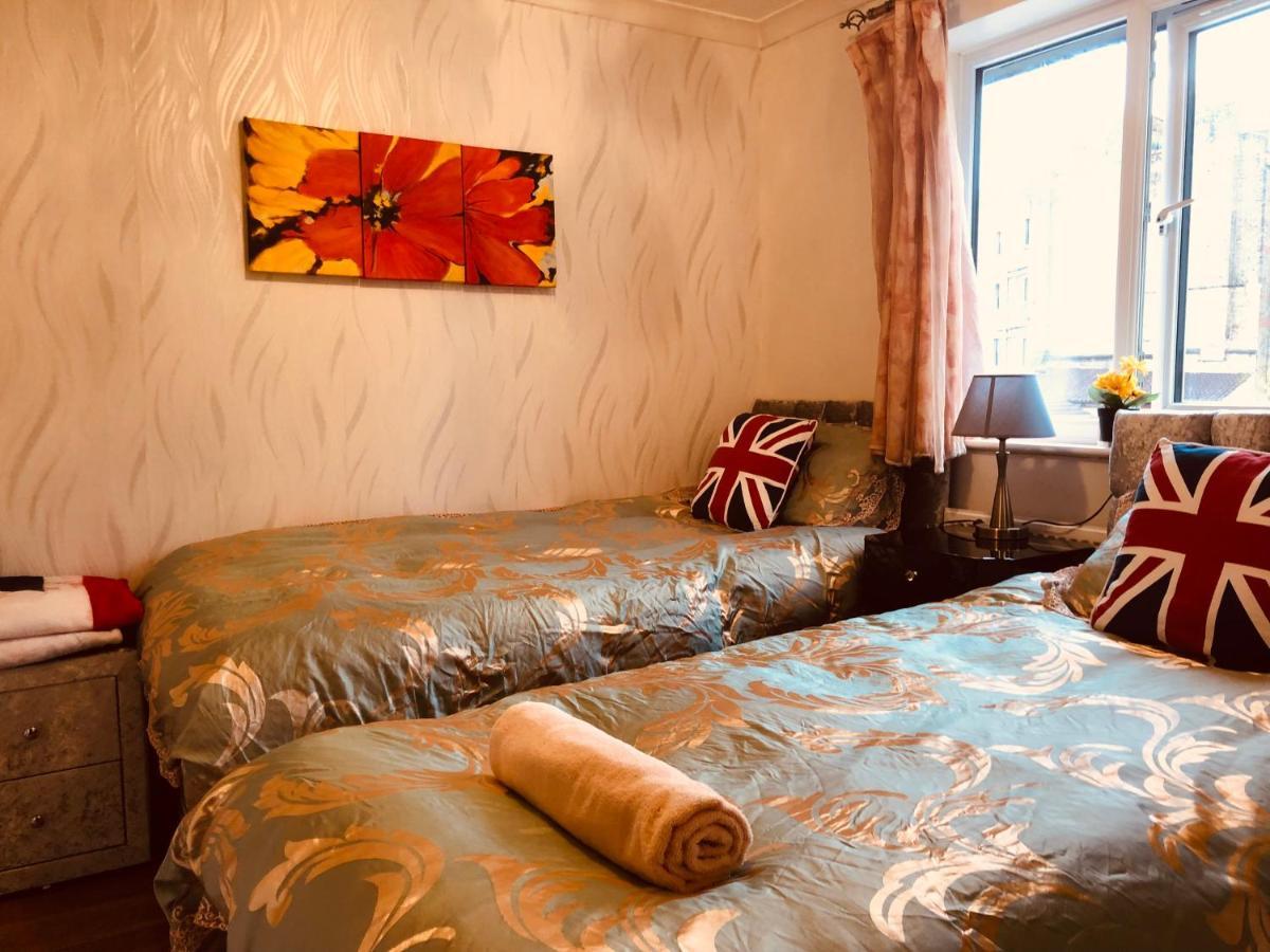 Cheerful 4 Bedroom House With Garden Free Parking Londyn Zewnętrze zdjęcie