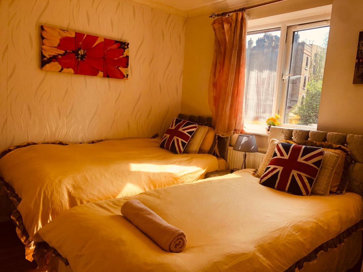 Cheerful 4 Bedroom House With Garden Free Parking Londyn Zewnętrze zdjęcie