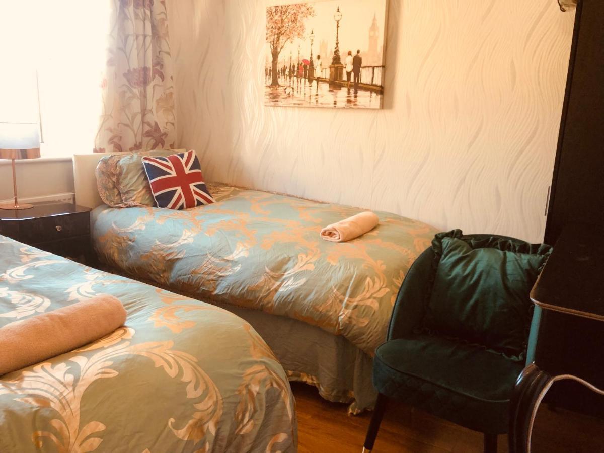 Cheerful 4 Bedroom House With Garden Free Parking Londyn Zewnętrze zdjęcie